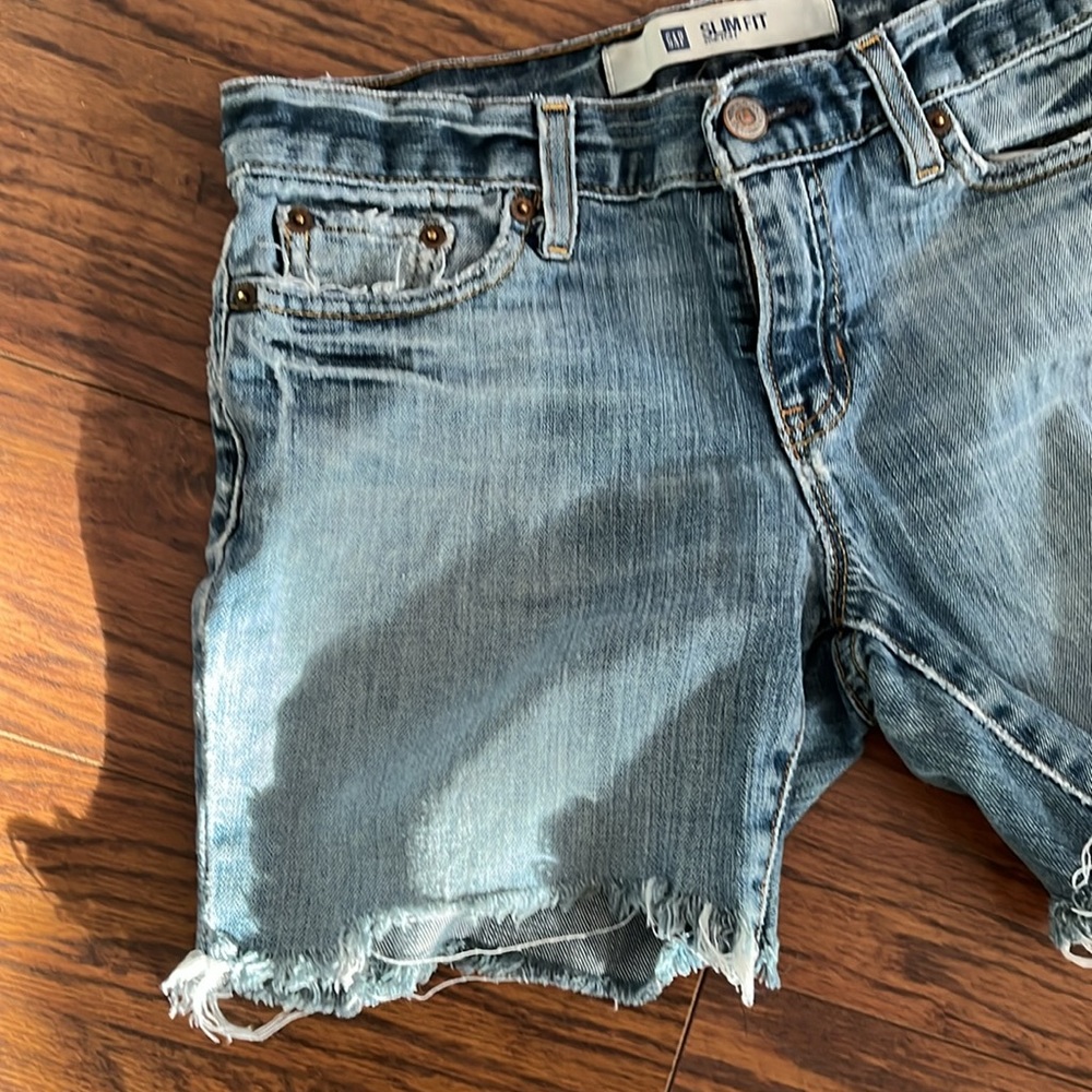 GAP Slim Fit stretch jean shorts - Picture 4 of 8